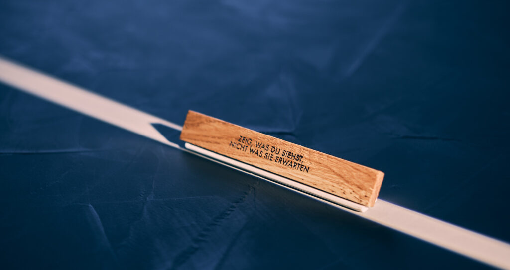 Fotografie Spruch auf Holz
