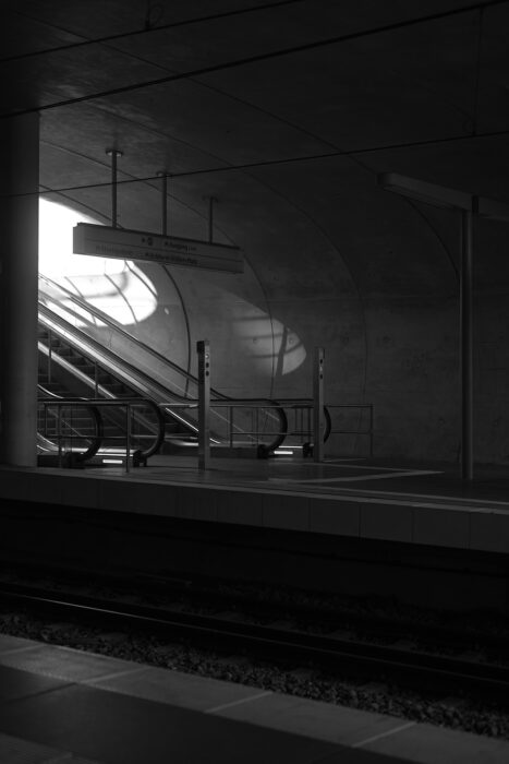 Schwarz Weiß Fotografie 2 Schwarz Weiß Architekturfoto mit starken Kontrasten und klaren Formen